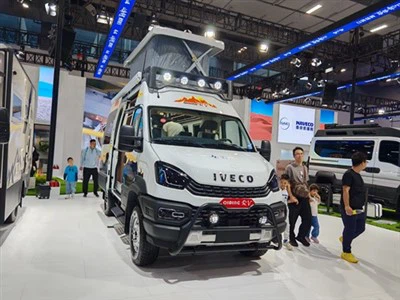 स्टार असीम iveco vanlife 4x4 ऑफ-रोड टूरिस्ट वैन